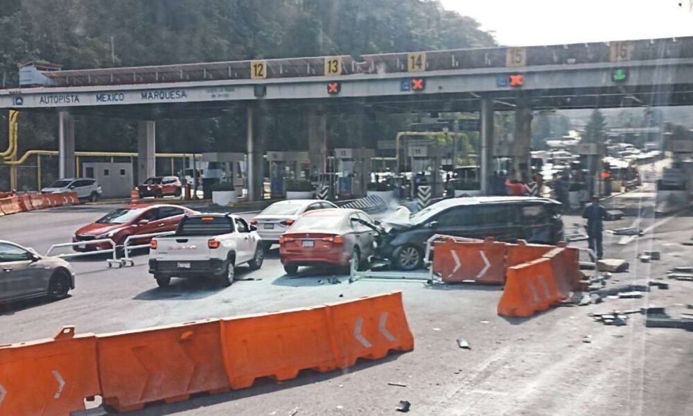 Accidente en la México-Toluca: tráiler choca contra más de diez vehículos y deja tres heridos